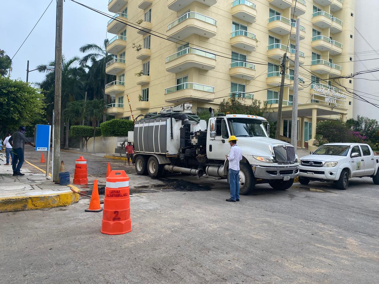 Apoya Capaseg limpieza de canal pluvial en Acapulco