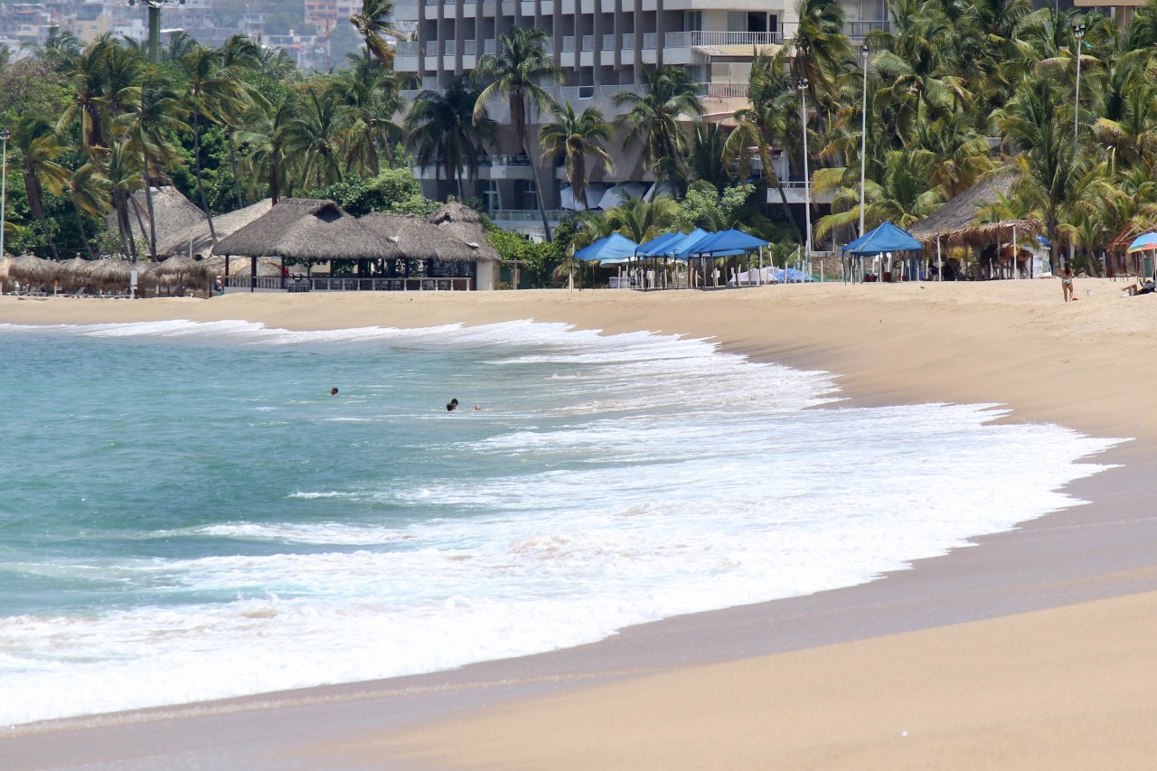 Y justo ahora… «mar de fondo» en Acapulco