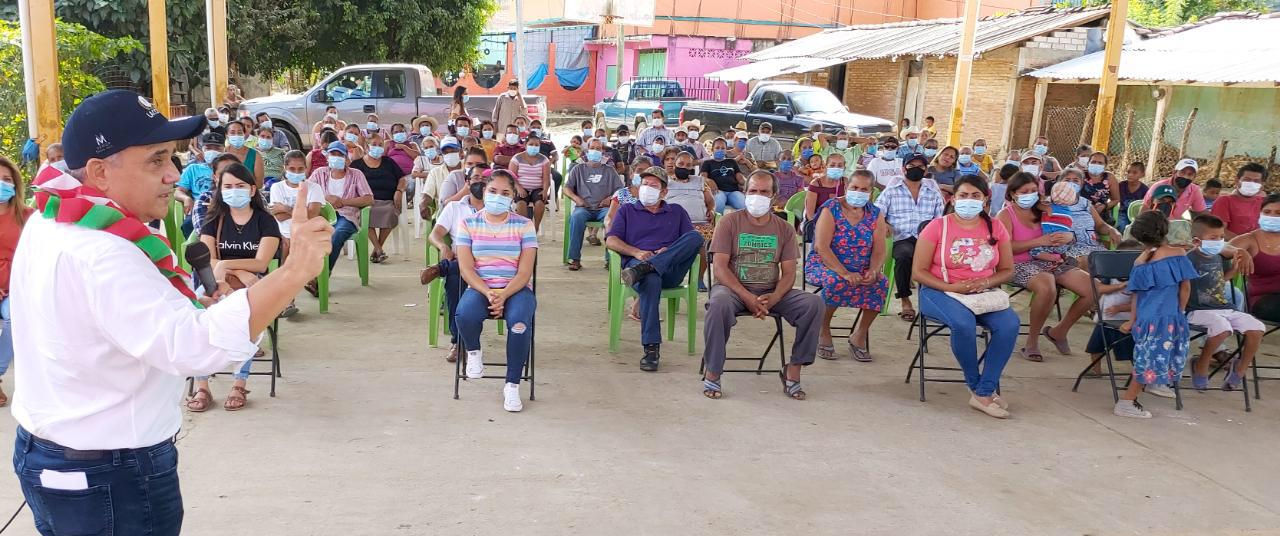 Respaldan en Tierra Colorada proyecto de Manuel Añorve