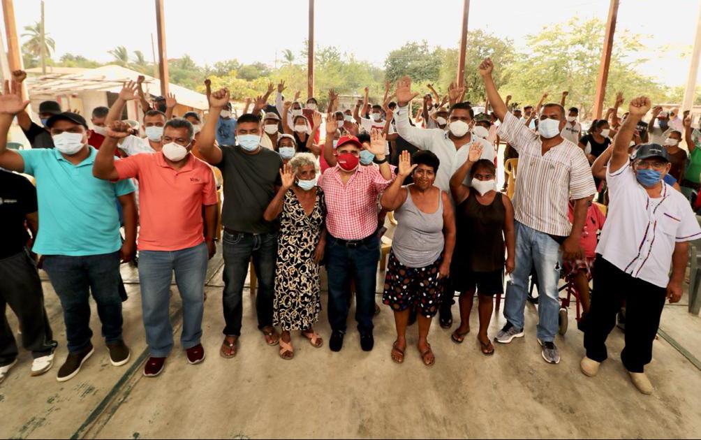 Lleva Añorve apoyos a Chilpancingo y se reúne con liderazgos priistas
