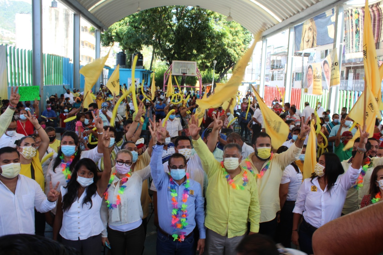 PRD cierra filas con Víctor Aguirre para gobernar Acapulco