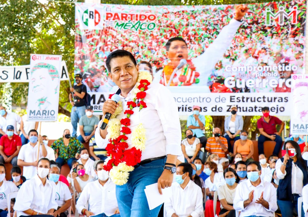Alcaldes, dirigentes, líderes, mujeres y jóvenes priistas arropan a Mario en Costa Grande