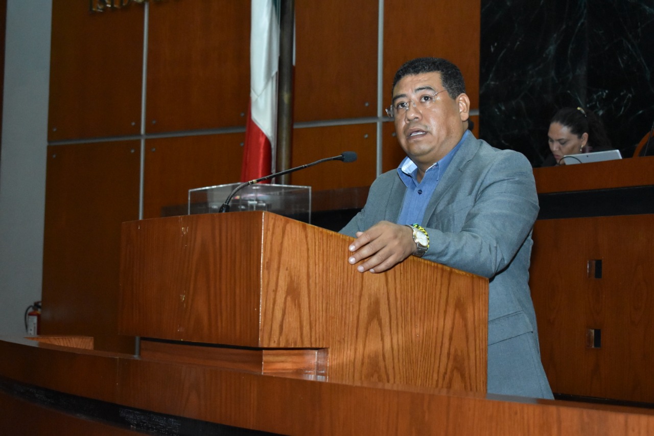 Propone diputado declarar «persona non grata» en Guerro a Samuel García