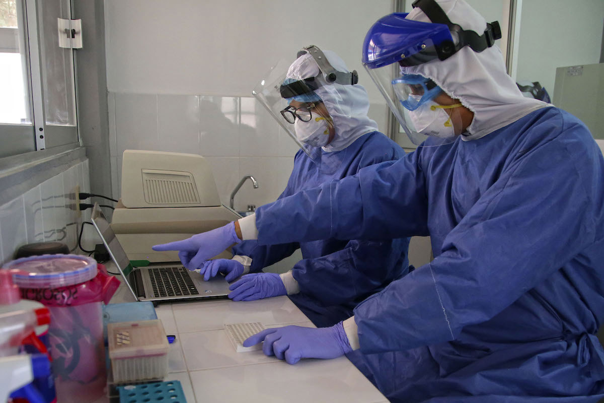 Facilita la UAGro ultracongelador a Salud para resguardar vacunas anticovid