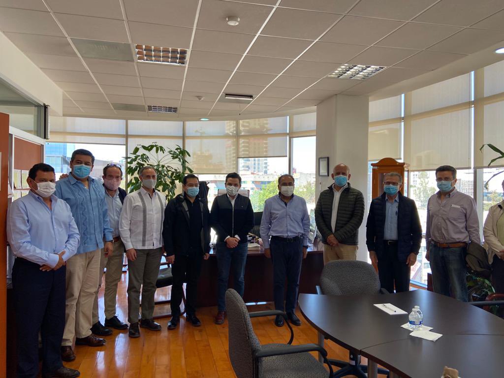 Acude Astudillo al INSABI a gestionar medicamento y equipo