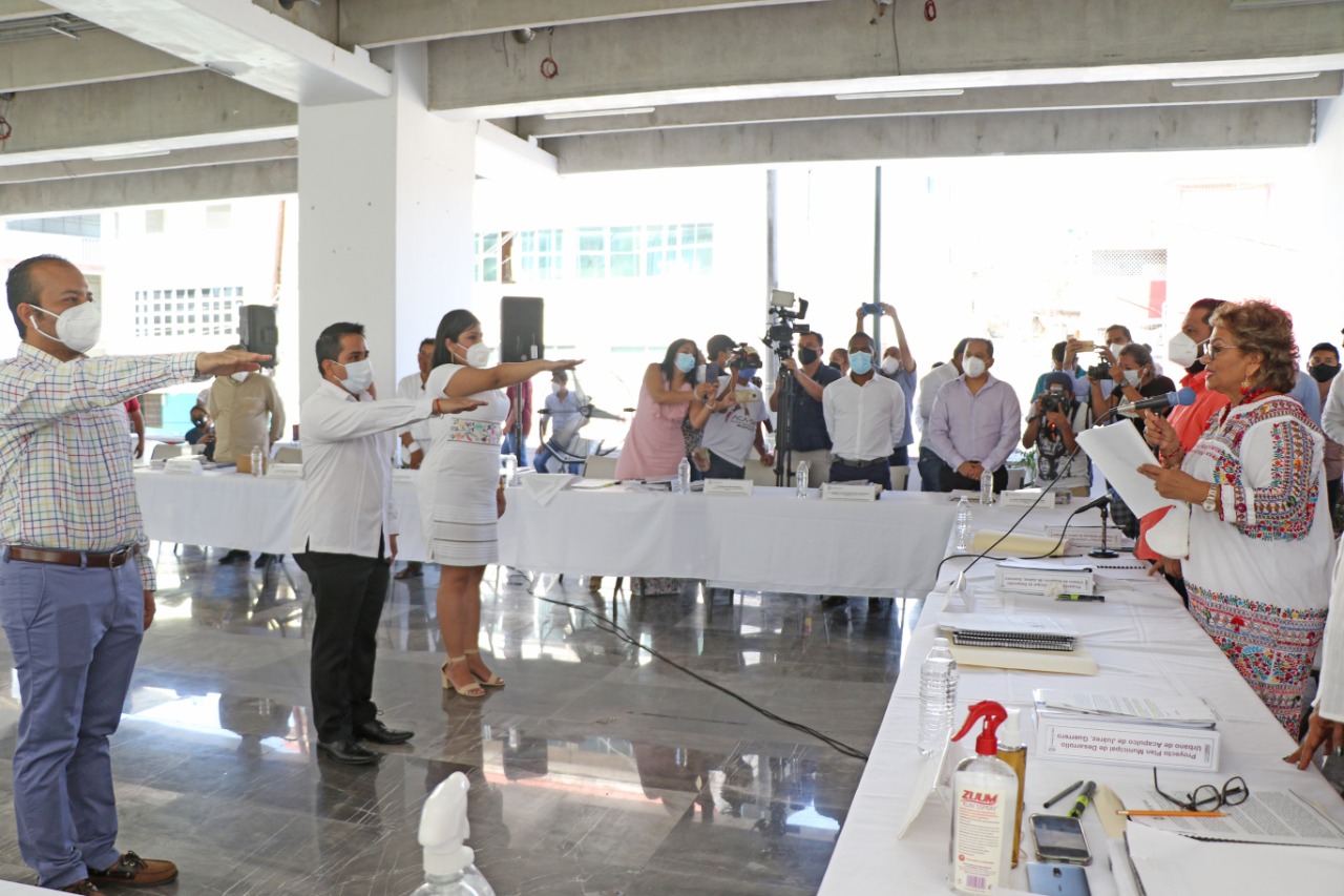 Aprueba Cabildo de Acapulco designación de nuevos secretarios municipales