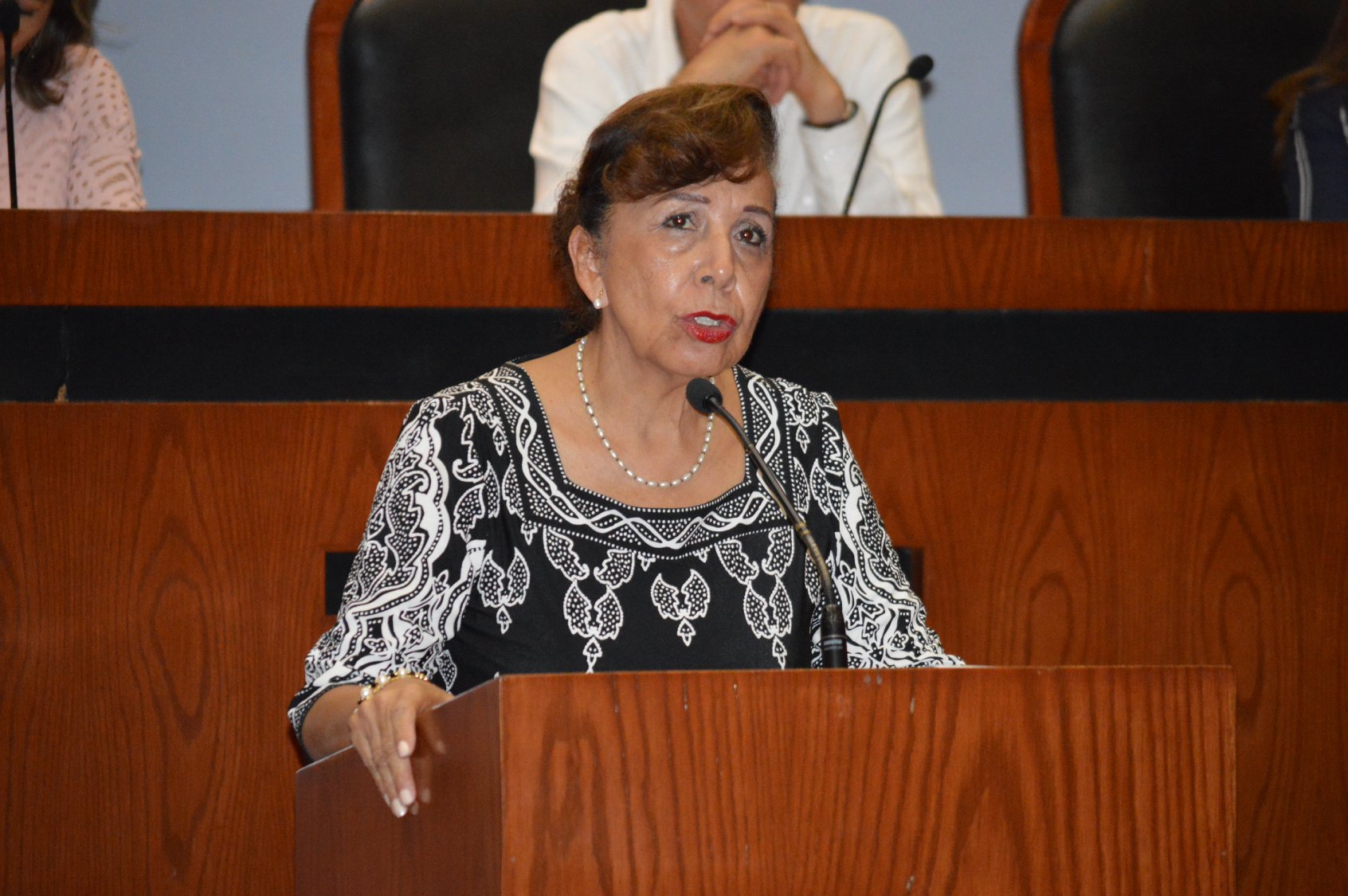 Reconoce PRD a Silvia Romero tras declinar candidatura