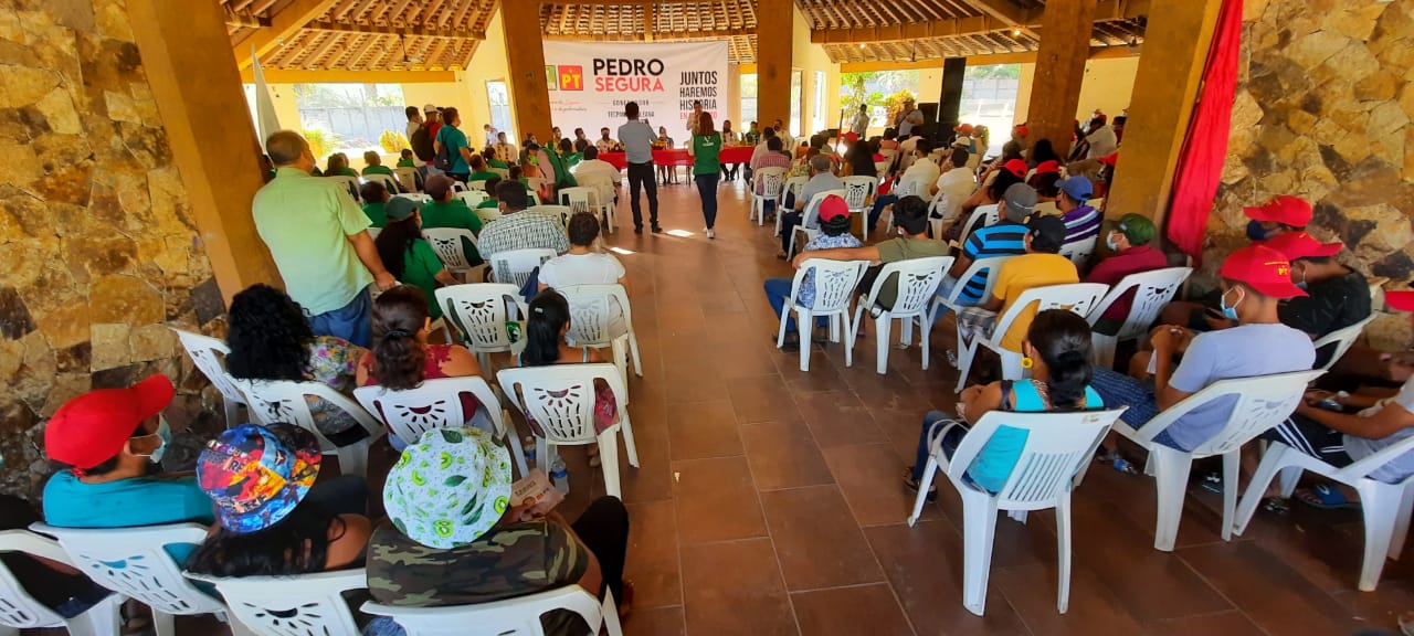 Recibe Pedro Segura apoyo de productores de la Costa Grande