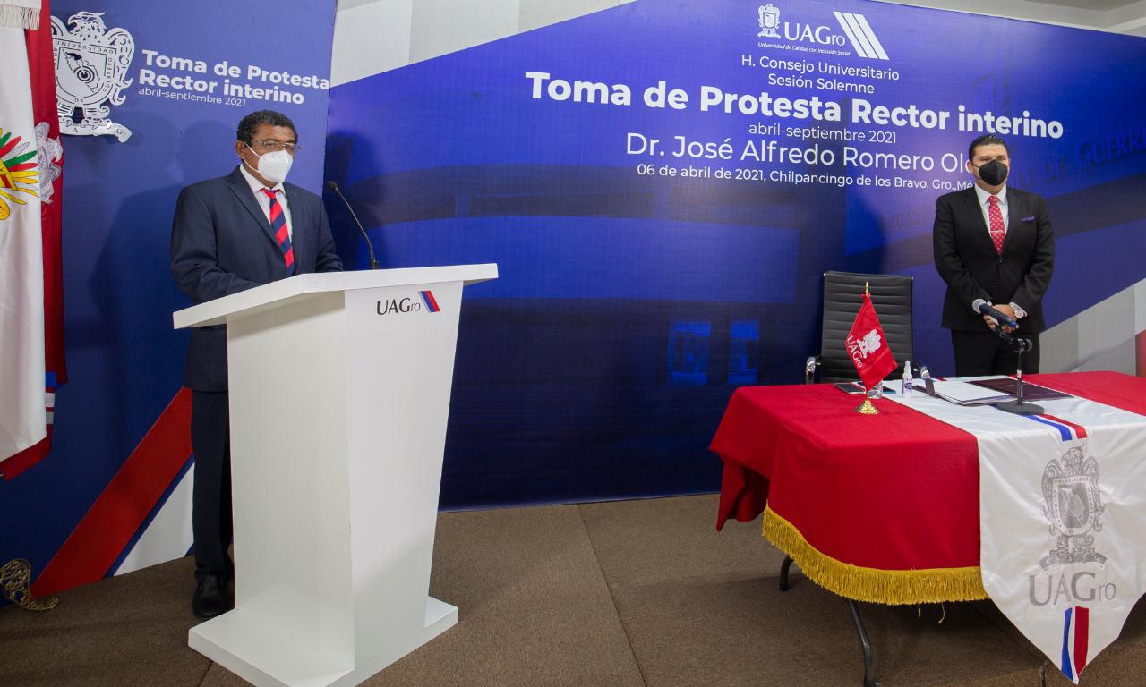 Reconocen universitarios a Saldaña; ofrece nuevo rector estabilidad y avance