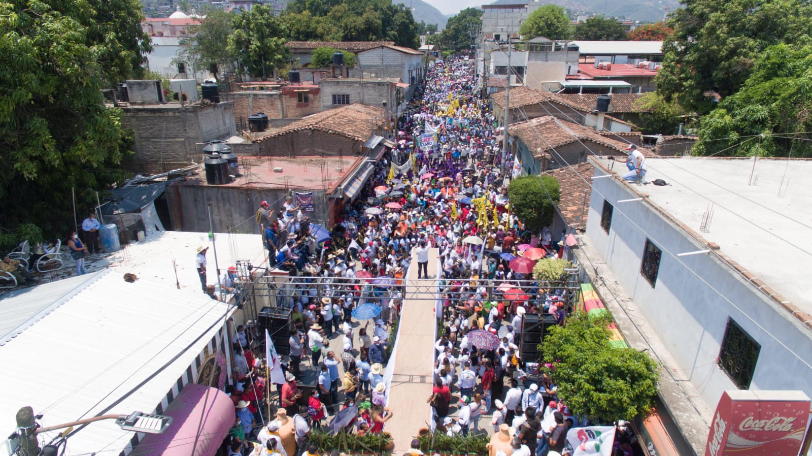 Militantes del PT y Morena en Tlapa van con Mario Moreno