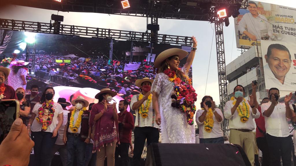 Cierra campaña Evelyn con gritos de «¡gobernadora, gobernadora!»