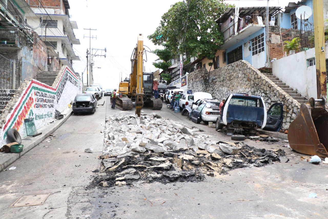 Inician Capama y Obras Públicas trabajos de desazolve en Acapulco