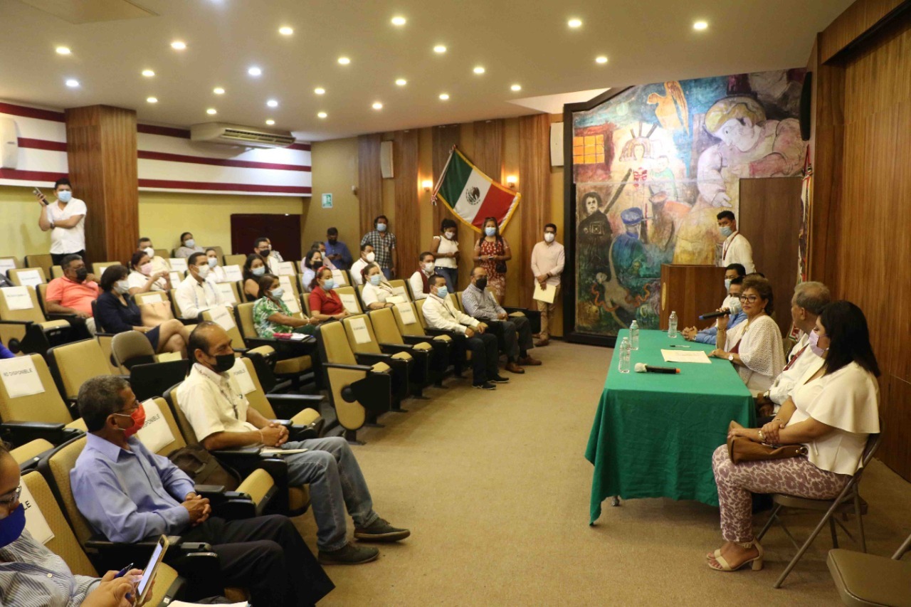 Alista Adela Román capacitación a secretarios para entrega- recepción