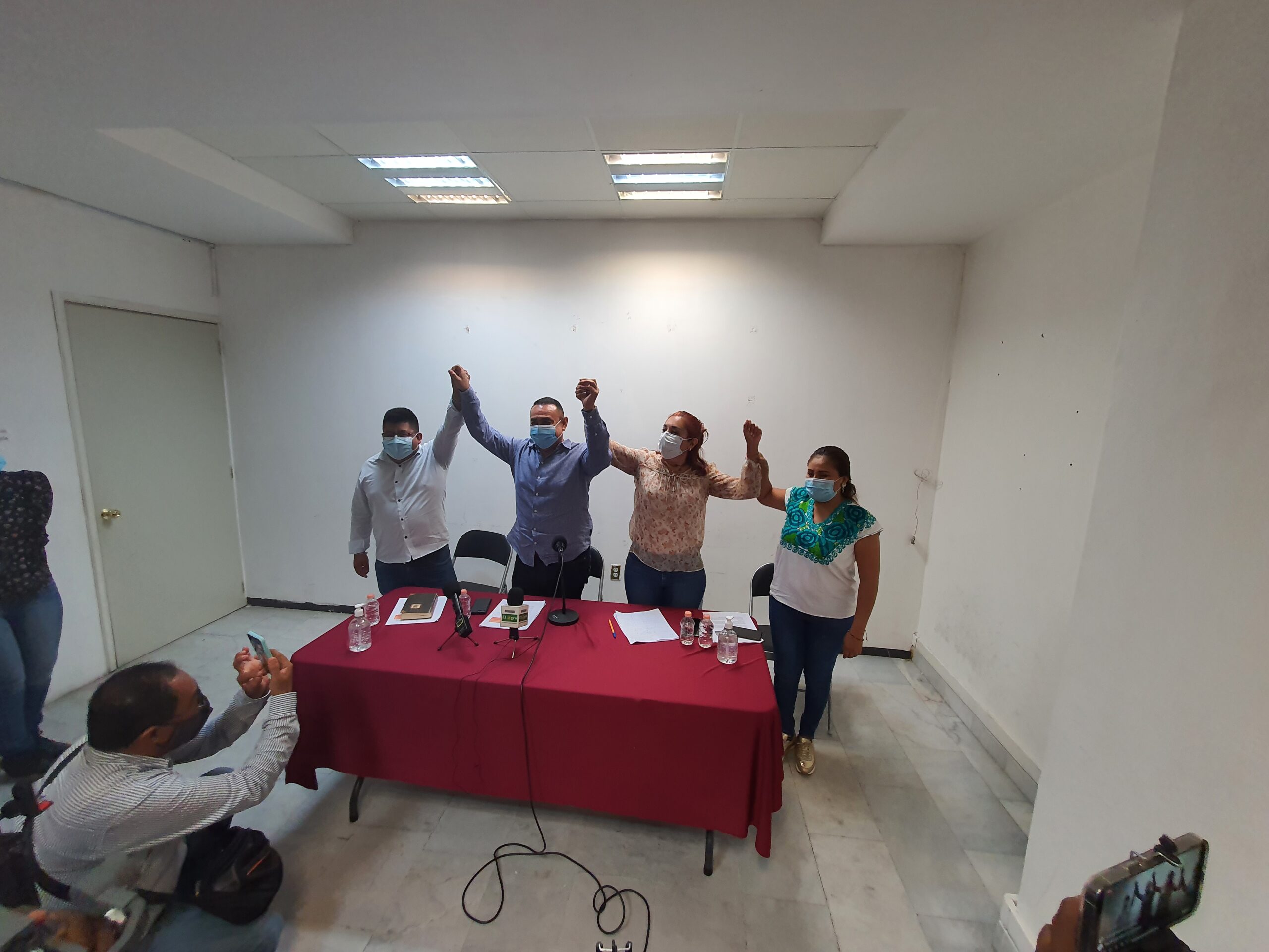 Diputados electos de Morena presentan agenda y proponen a López Cortés como coordinador