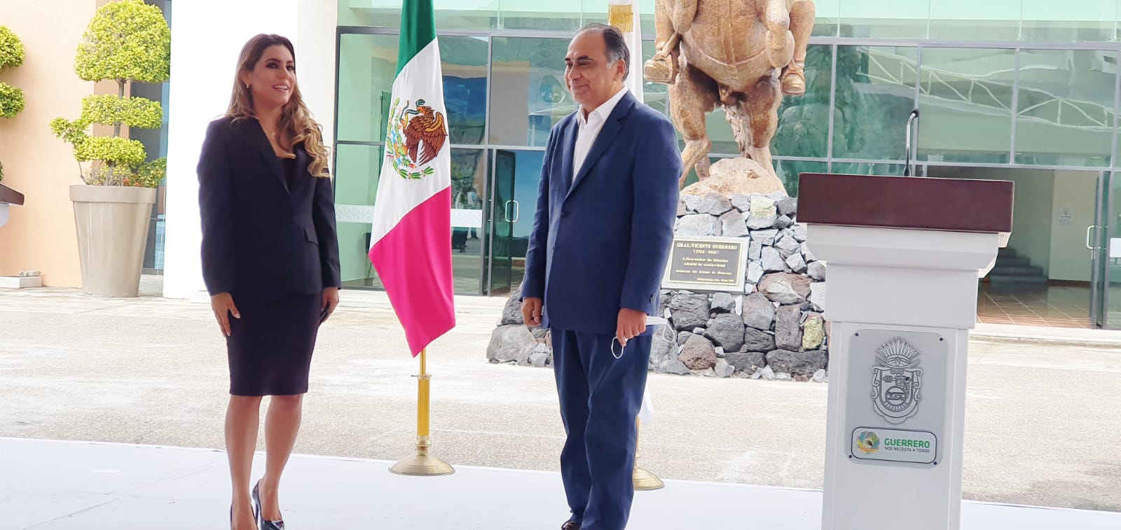 Anuncian Astudillo y Evelyn Salgado primeros temas para transición