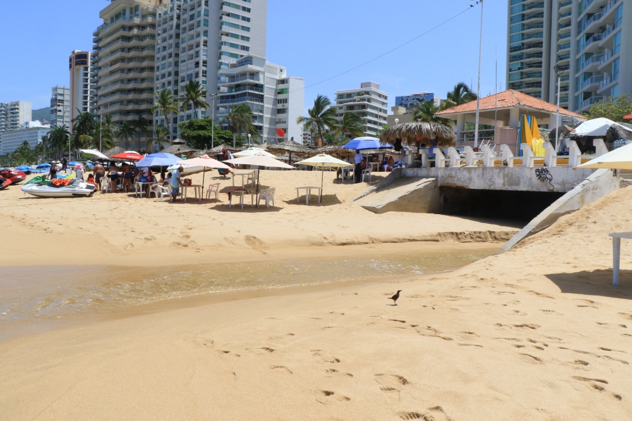 Solucionan en Acapulco dos escurrimientos de aguas residuales hacia el mar