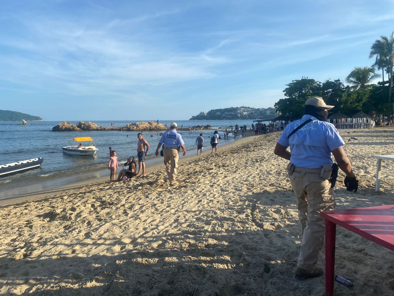 Despliega Policía Turística recorridos de concientización en playas