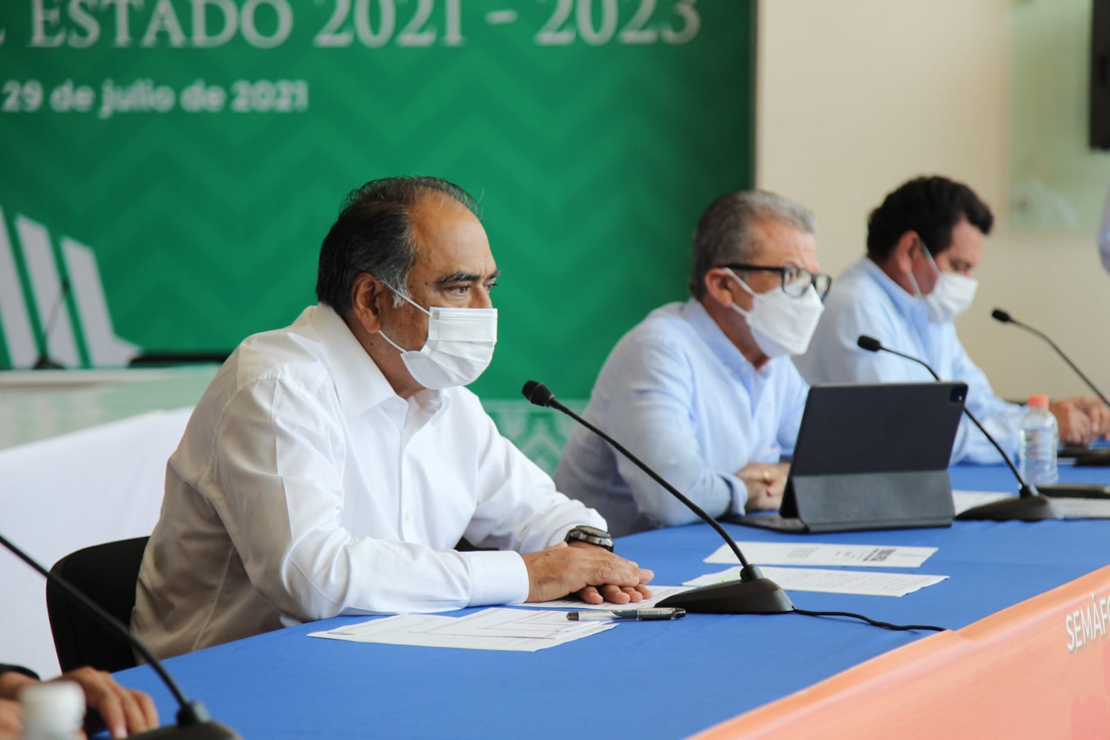 Anuncia Astudillo vacunación a mayores de 18 años