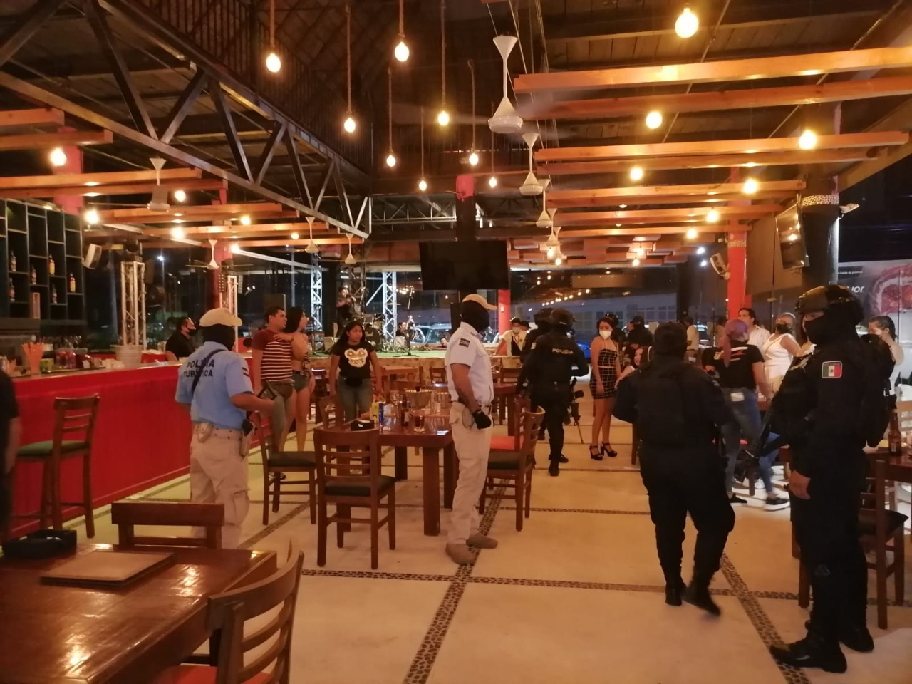 Acapulco: Clausuran ooootros cinco establecimientos