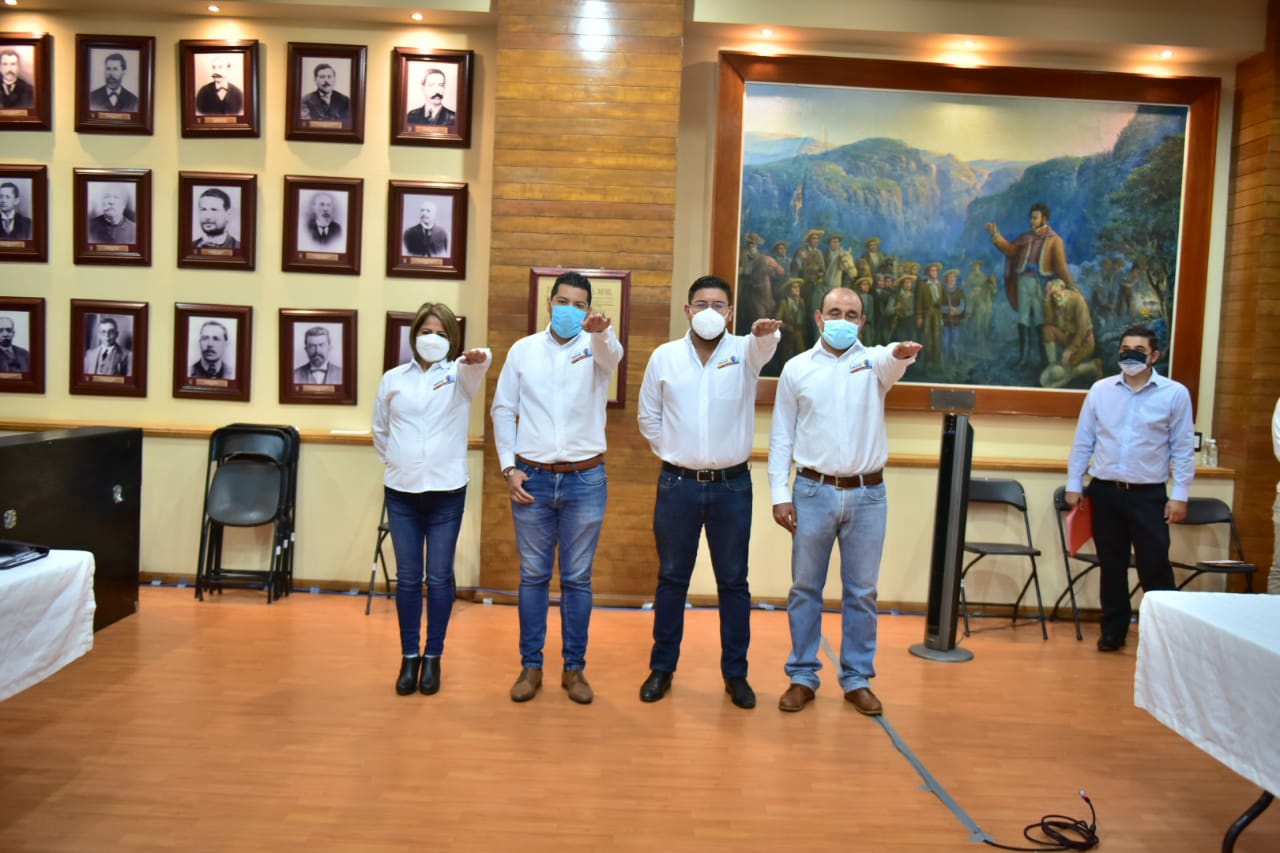Más tomas de protesta en Chilpancingo: regidora, Patronato de la Feria, funcionarios….
