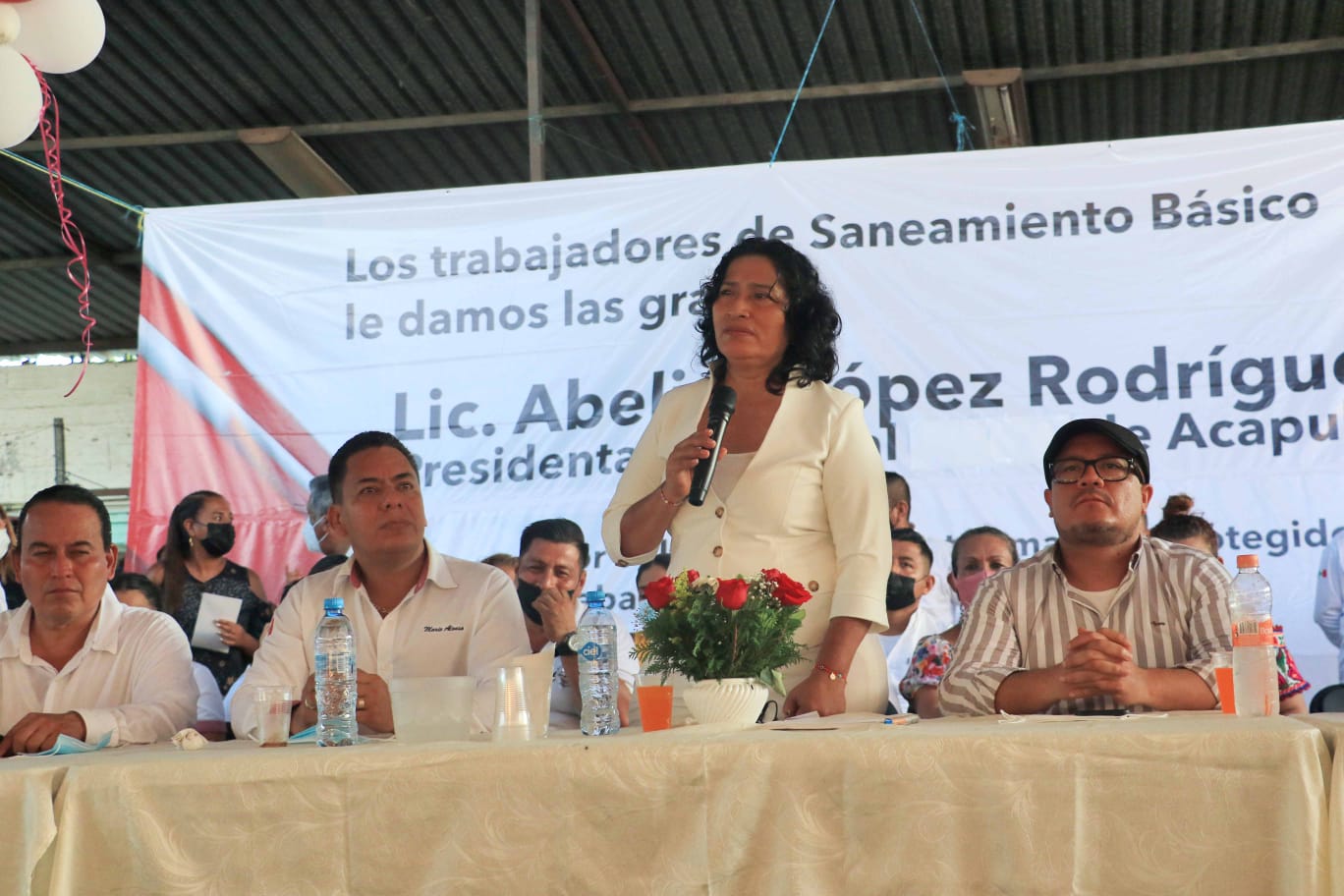 Entrega Abelina 35 camiones para recoger basura de Acapulco