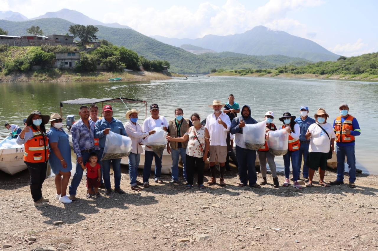 Gestiona Media Luna apoyos para el sector pesquero