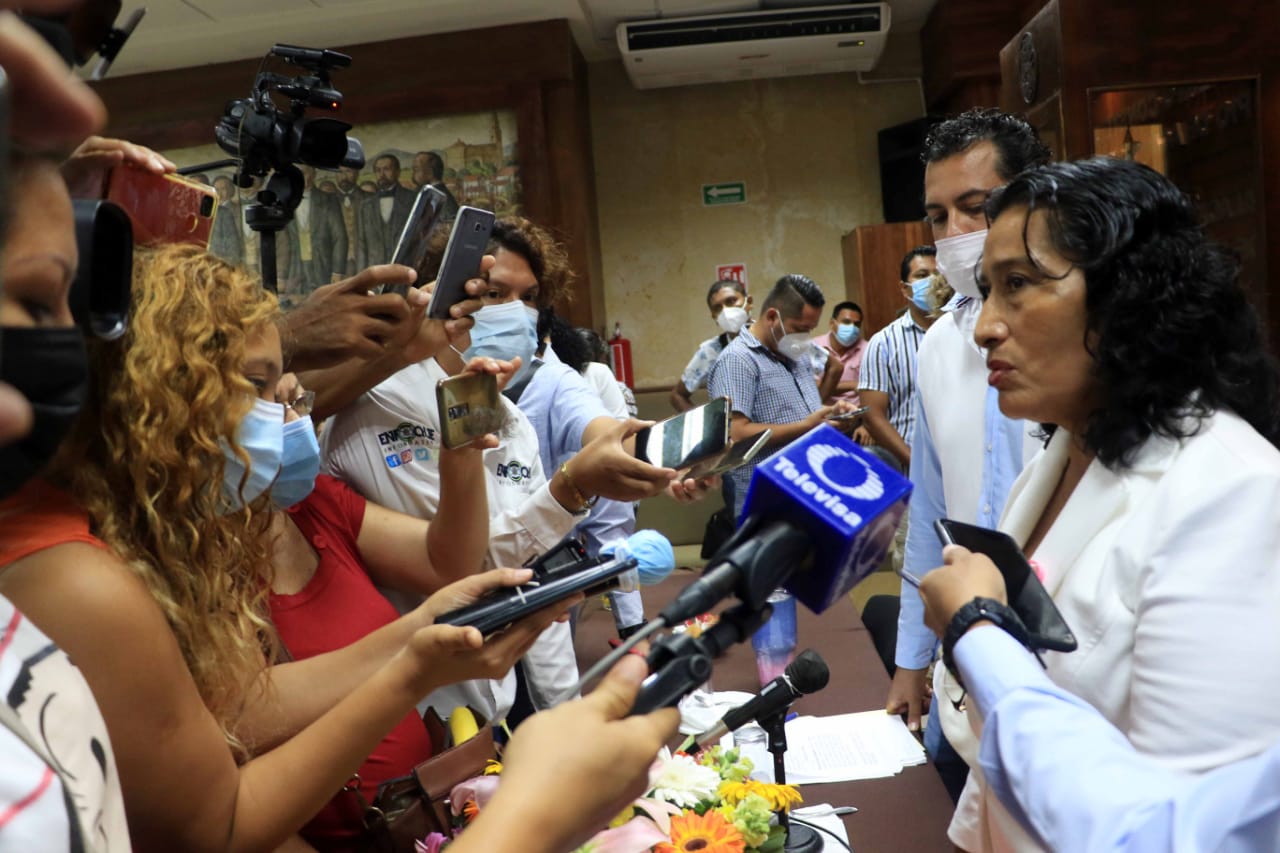 Pedirá Abelina a la gobernadora Salgado apoyo para aguinaldos y distribución de agua