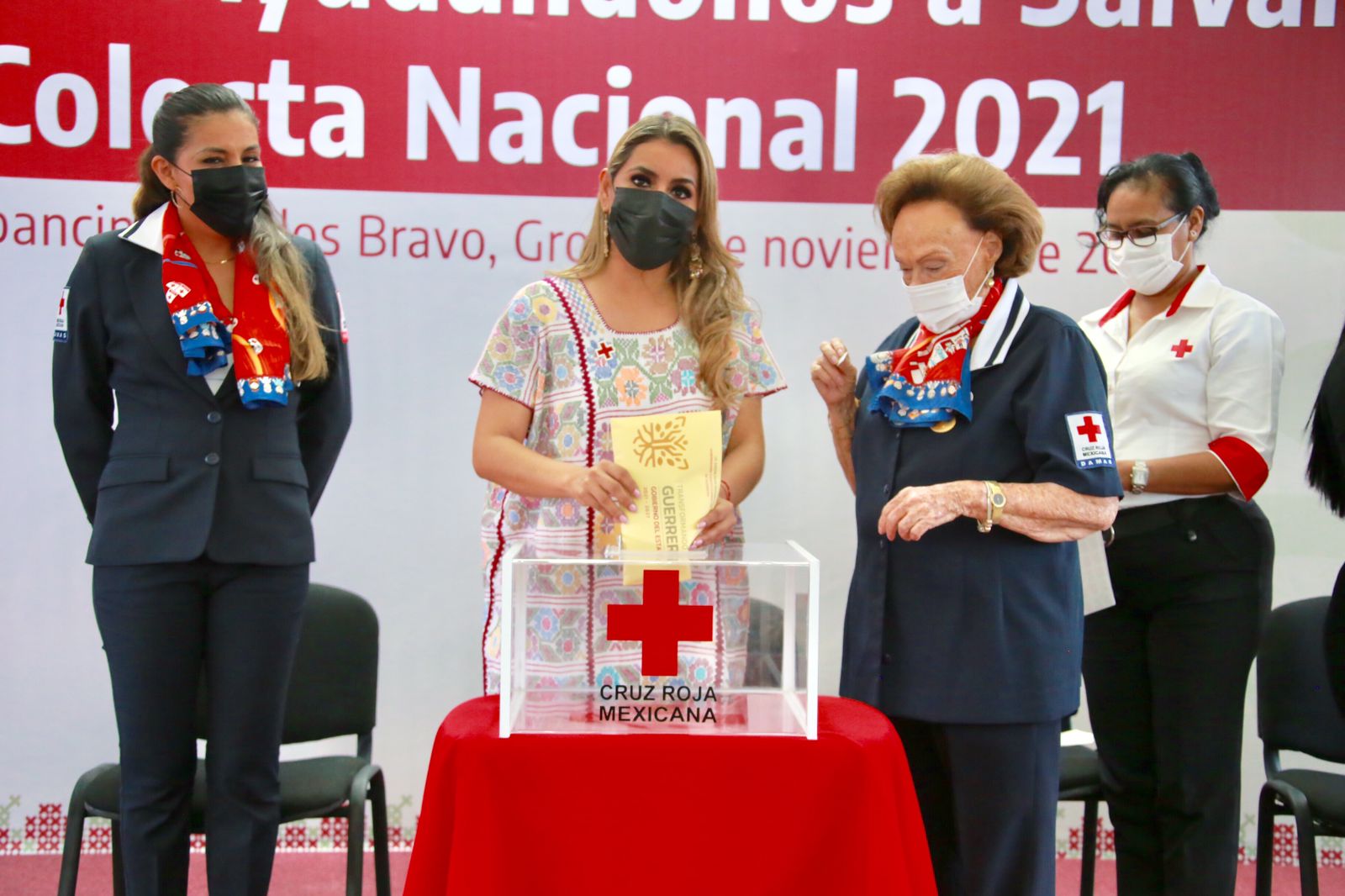 Arranca Evelyn Salgado la colecta anual de la Cruz Roja en Guerrero