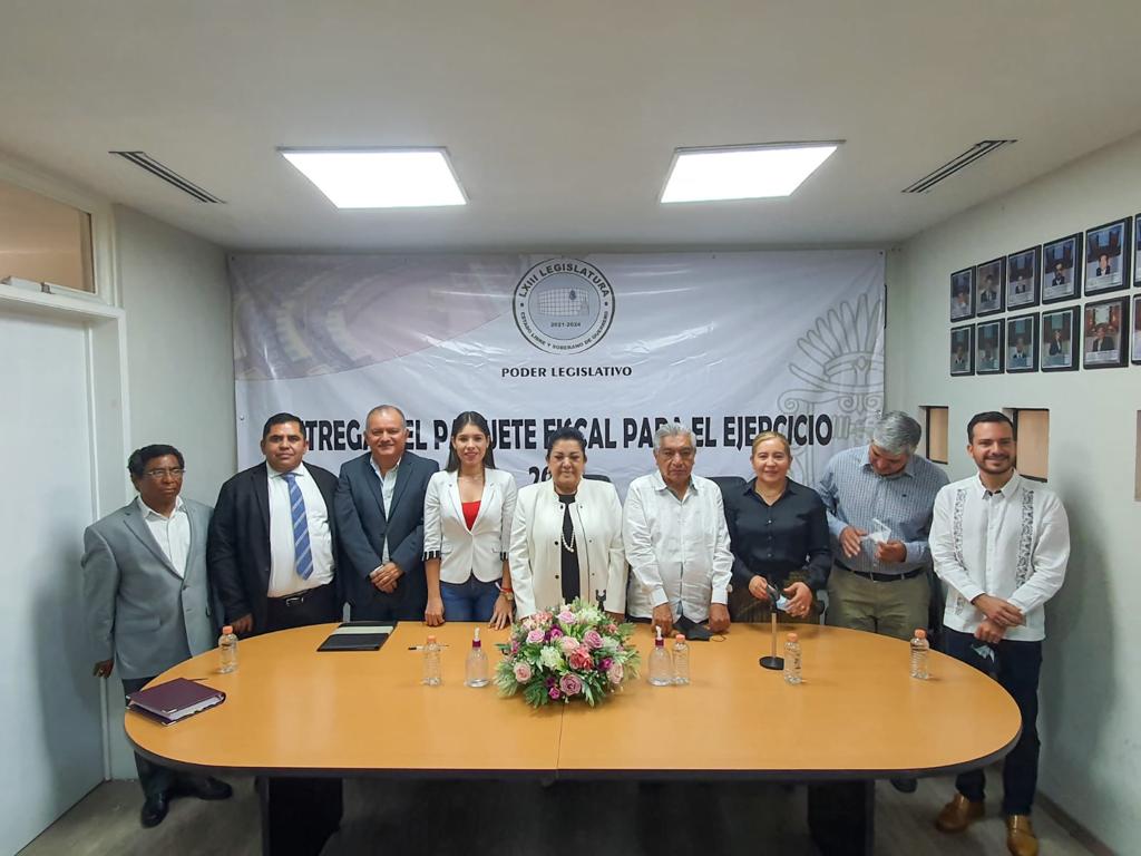 Gobierno de Guerrero entrega Paquete Fiscal para el ejercicio 2022