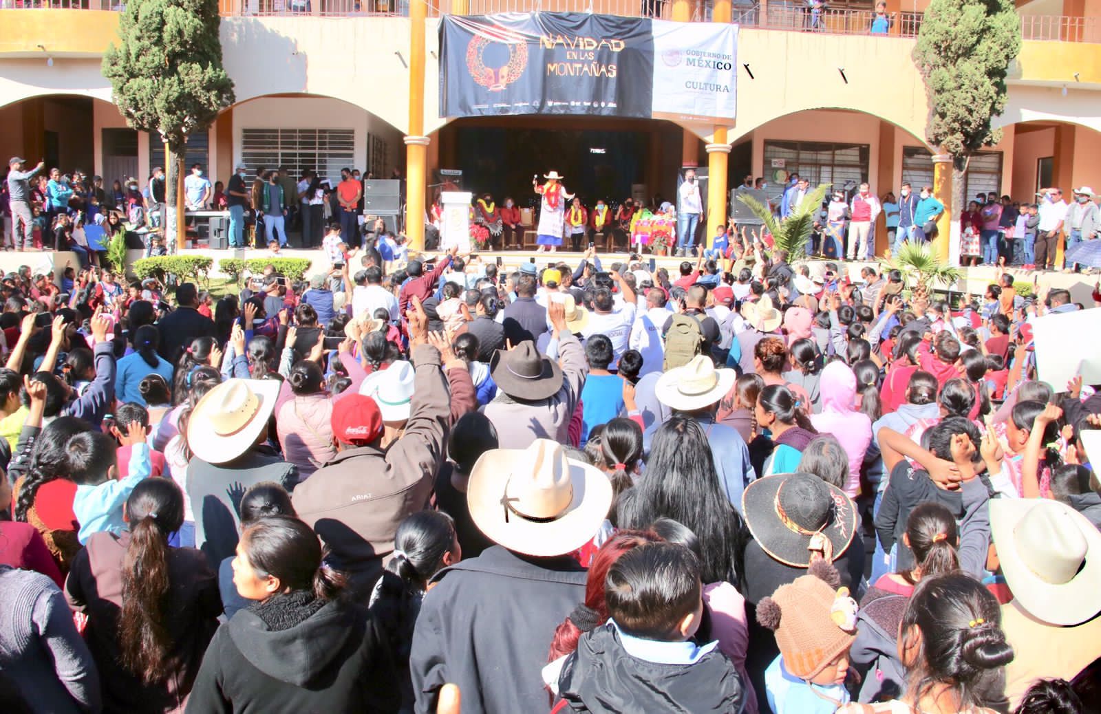 Entregan Evelyn Salgado y secretaria de Cultura federal 10 mil juguetes en la Montaña