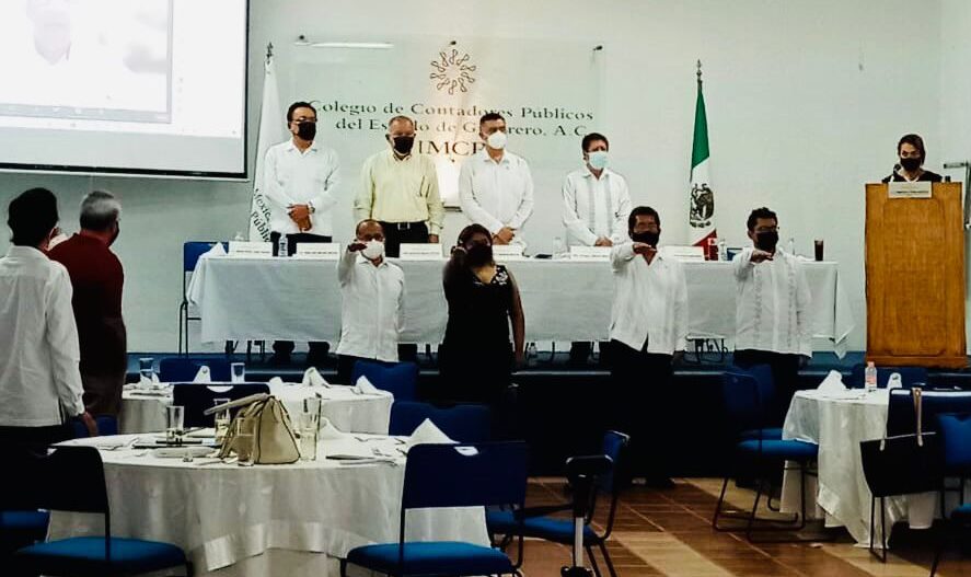 Asiste titular de Sefina, Raymundo Segura a la toma de protesta del Consejo Directivo 2022 del CCPGRO
