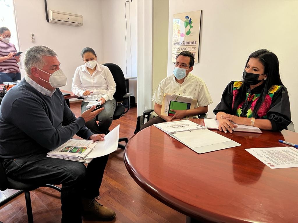 Gestiona Norma Otilia Hérnandez ante Conade rehabilitación de canchas en Chilpancingo