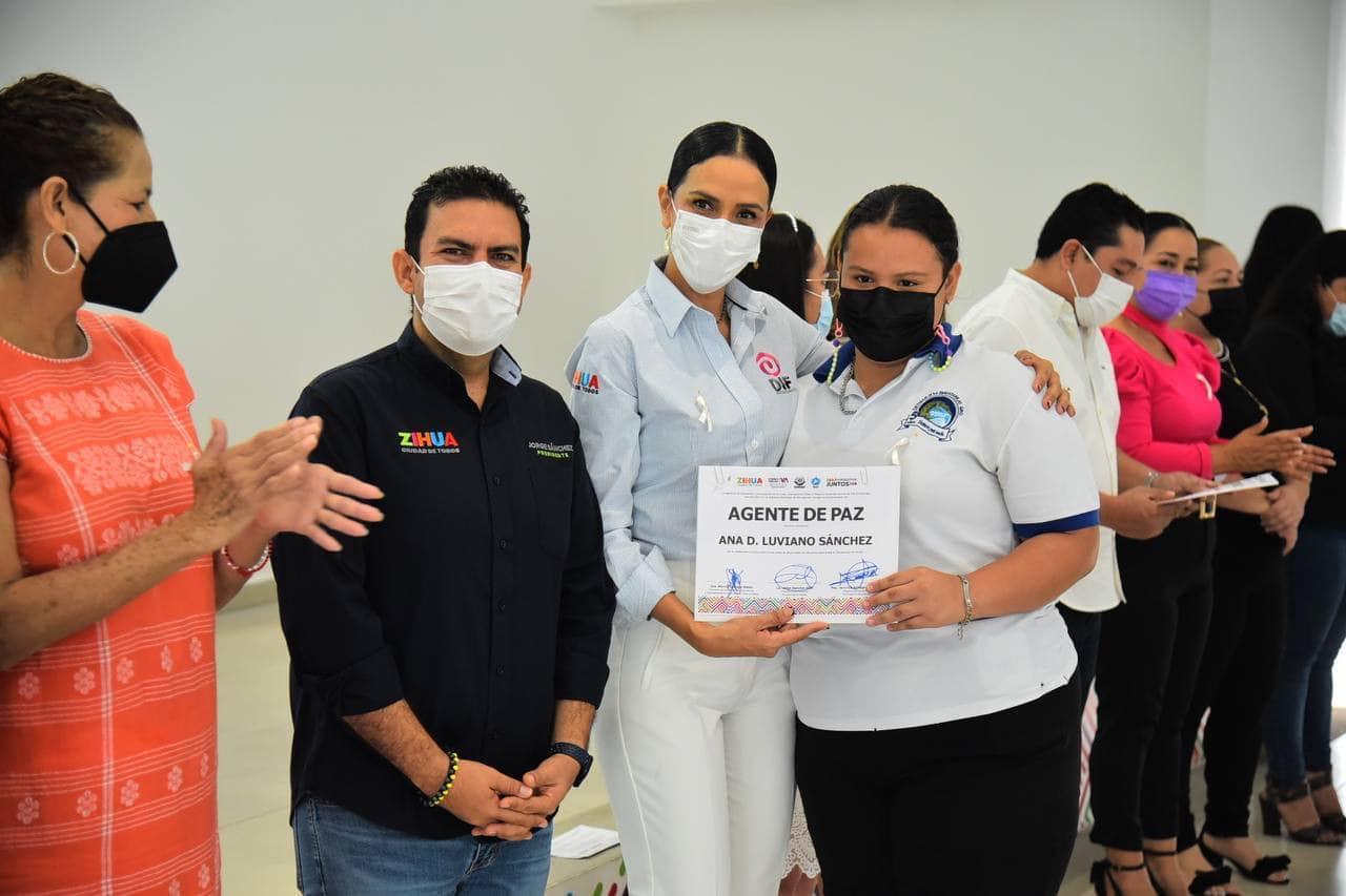 Educación, la mejor herramienta para construir la paz: Jorge Sánchez, alcalde de Zihuatanejo