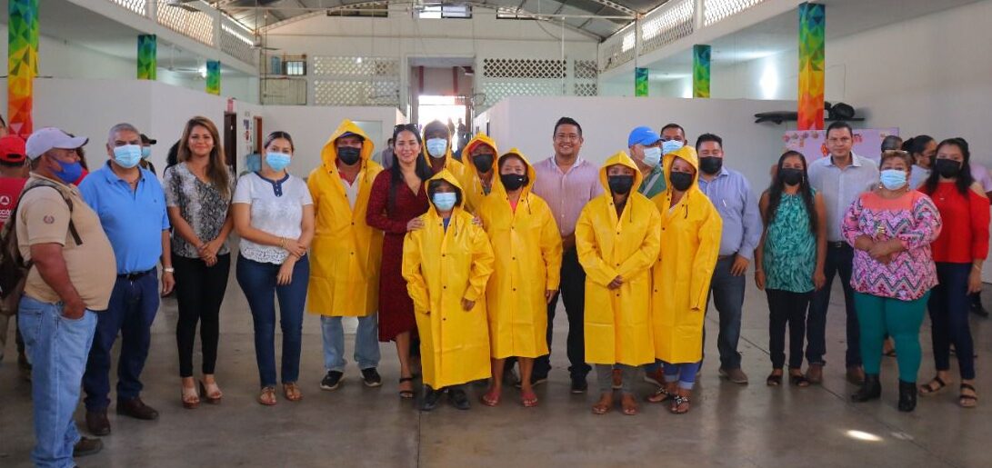 Entregan equipamiento a elementos de áreas operativas de #Juan R Escudero