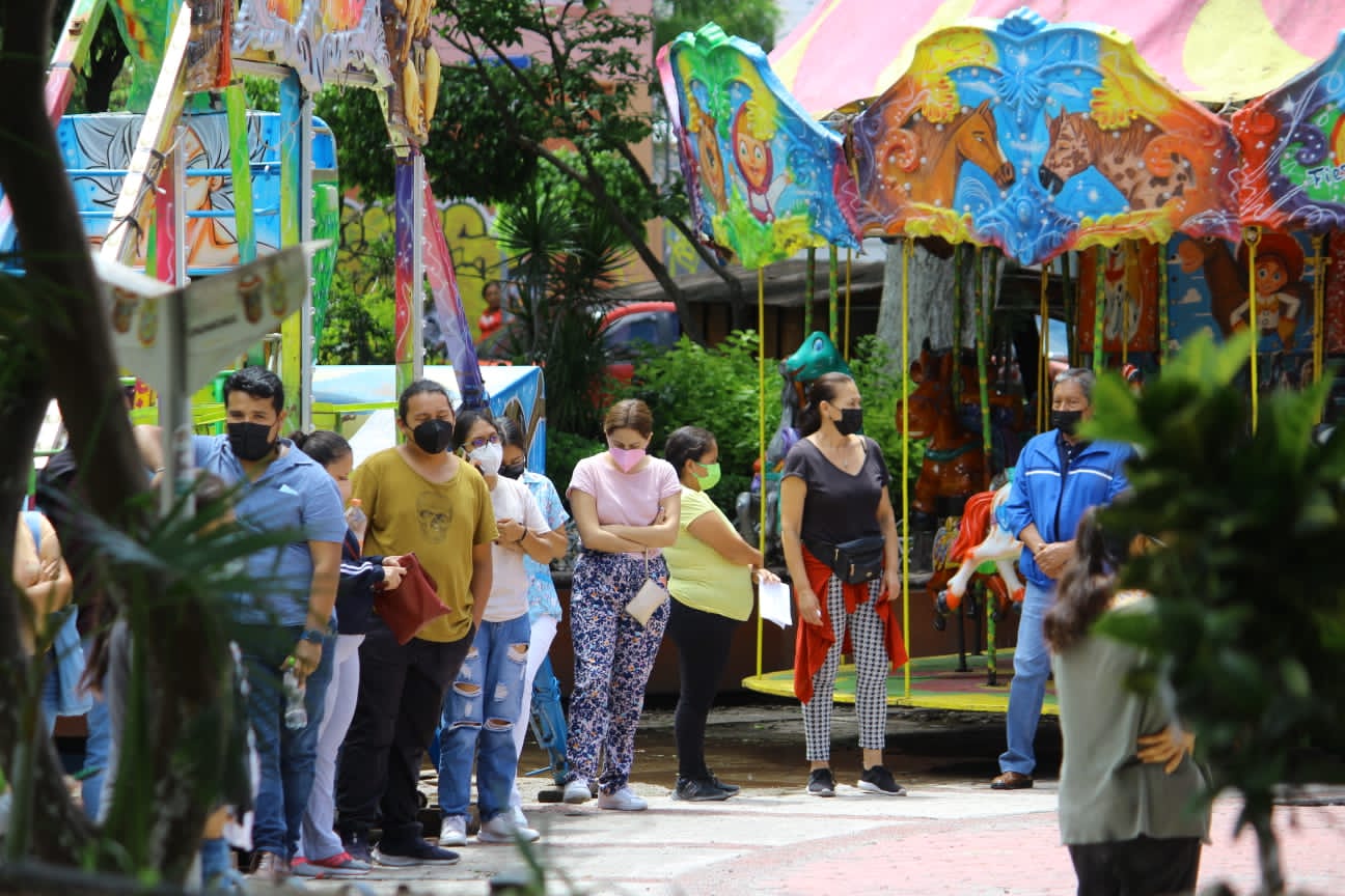 Alameda de Chilpancingo: entre juegos mécanicos y pruebas covid…
