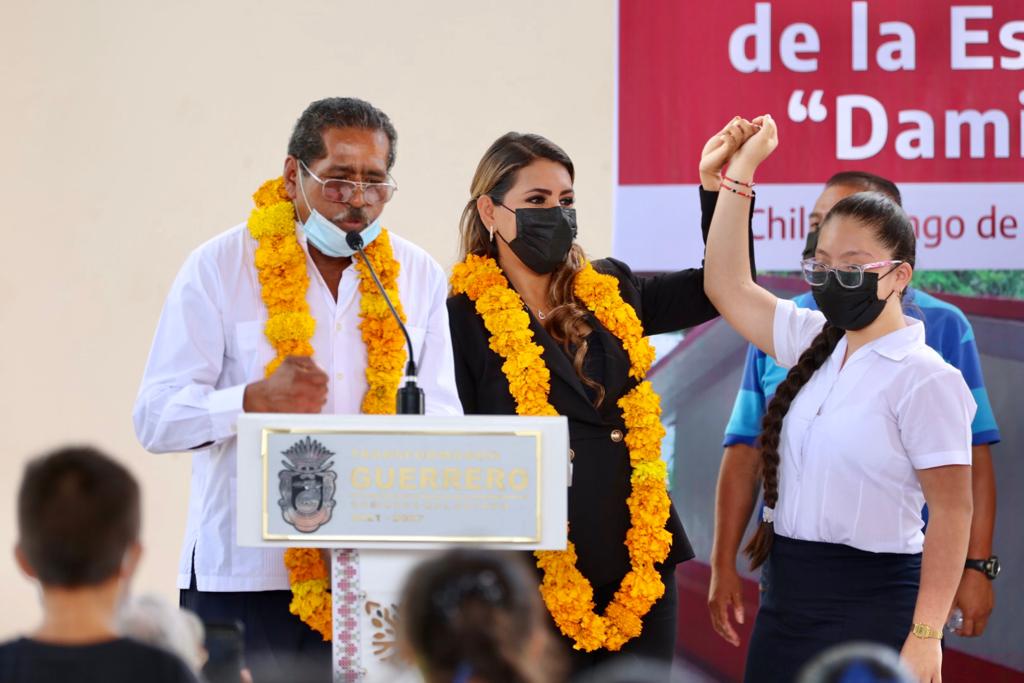 «Con la inauguración de más aulas, continúa la Revolución Educativa»: Evelyn Salgado