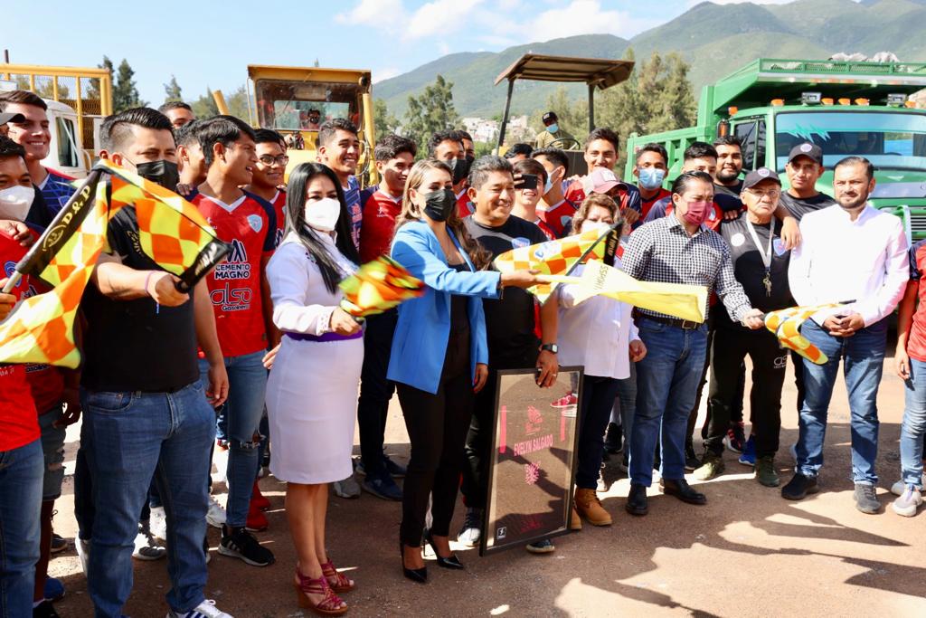 Encabeza Evelyn Salgado reconstrucción de cancha del Polideportivo para Avispones