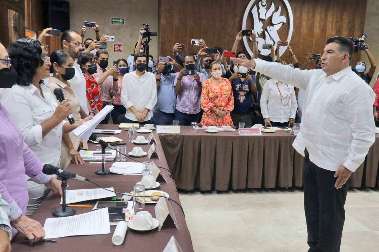Toma protesta Abelina López a nuevo secretario de Seguridad en Acapulco