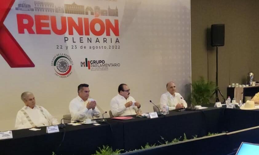 Participan Alejandro Moreno y Manuel Añorve en plenaria de senadores del PRI