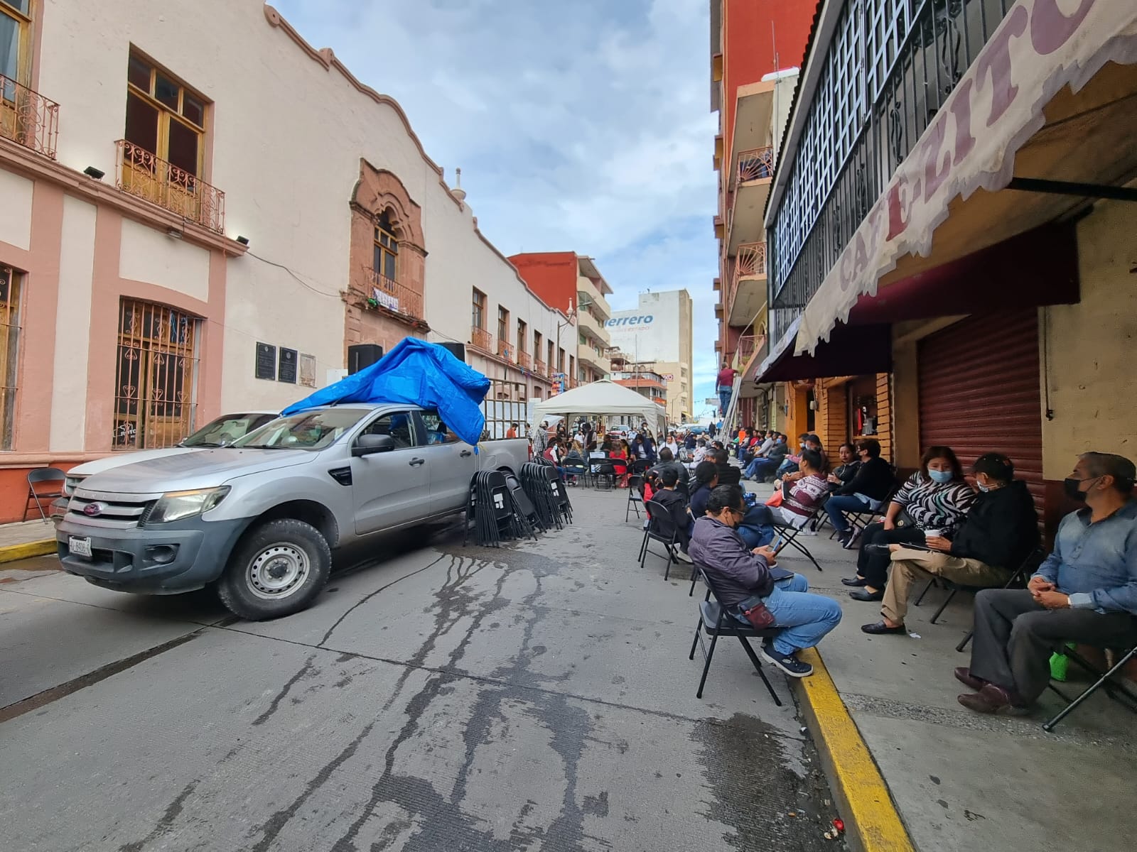 Amaga trabajadores de Bachilleres con impedir inicio de ciclo escolar