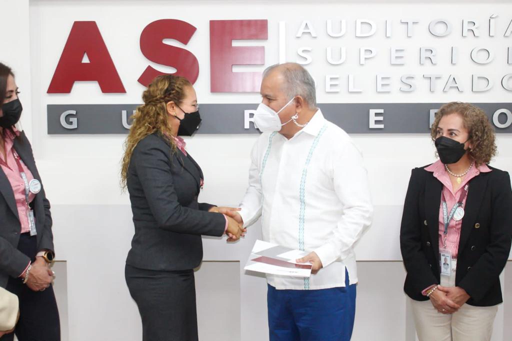 Recibe constancia de la Presentación del Informe Financiero Semestral 2022