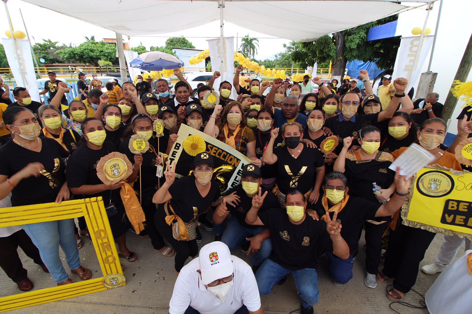 Trabajadores de Salud de Costa Chica también dan respaldo a Bety Vélez