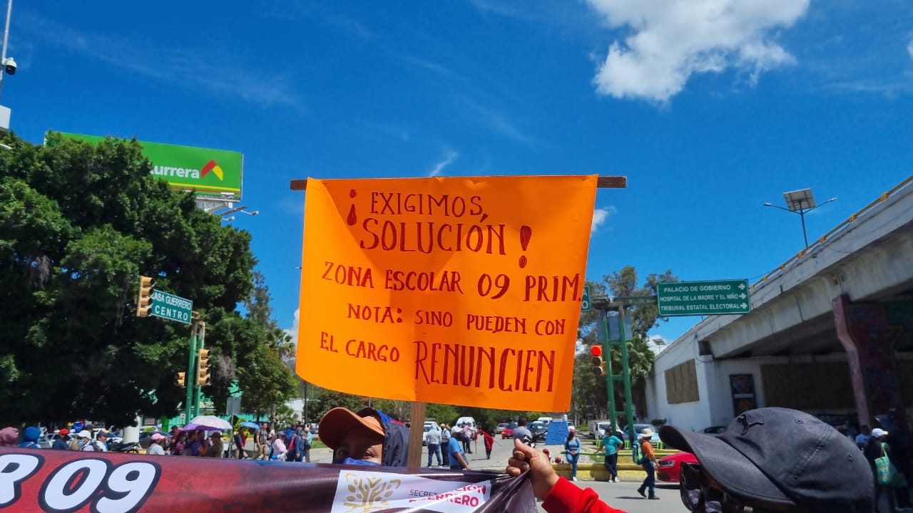 Ooootra protesta educativa paraliza sur de Chilpancingo