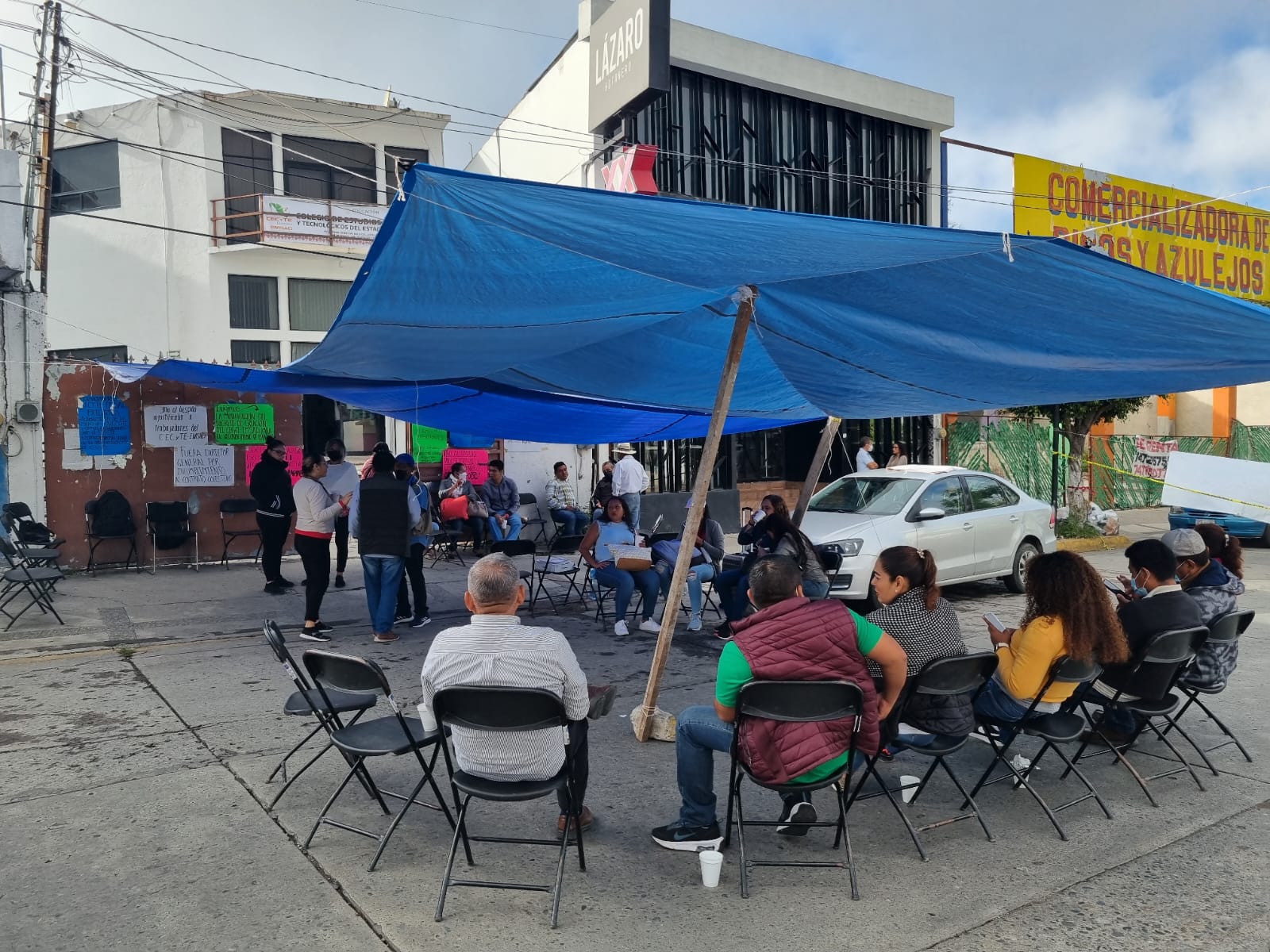 Cecyteg: en paro, con bloqueo en Chilpancingo y 6 mil alumnos sin clases