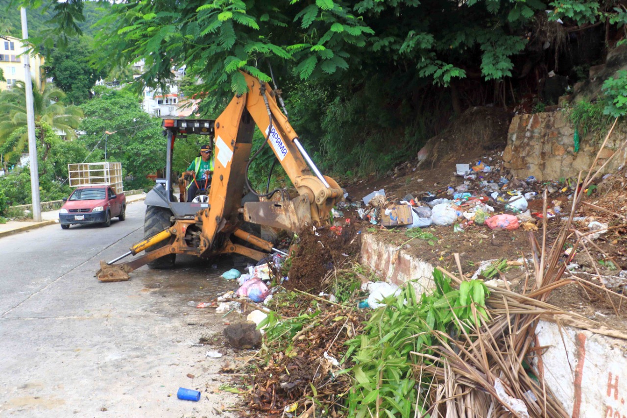 Retiran 100 toneladas de basura de «puntos negros» en Acapulco