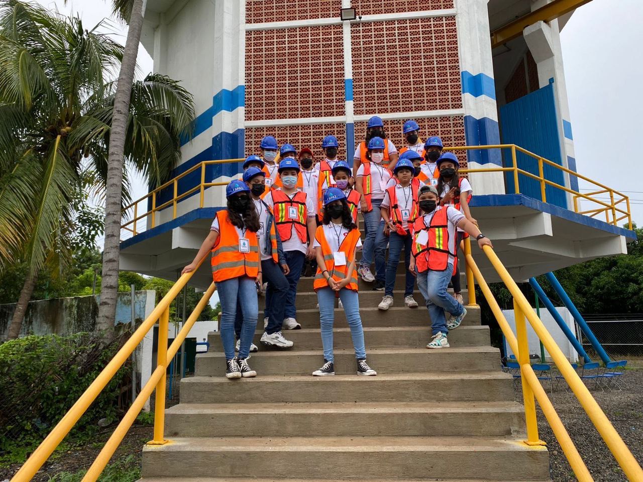 Capacitan en Zihuatanejo a alumnos sobre cuidado del agua