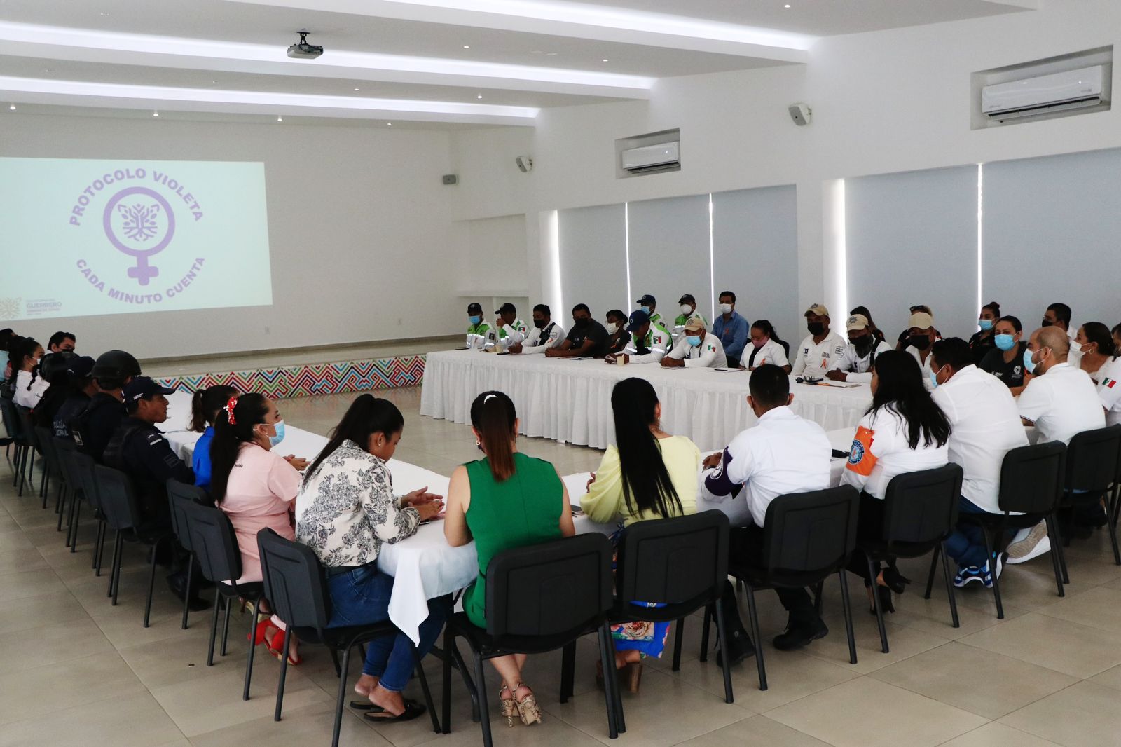 Presentan en Zihuatanejo #ProtocoloVioleta