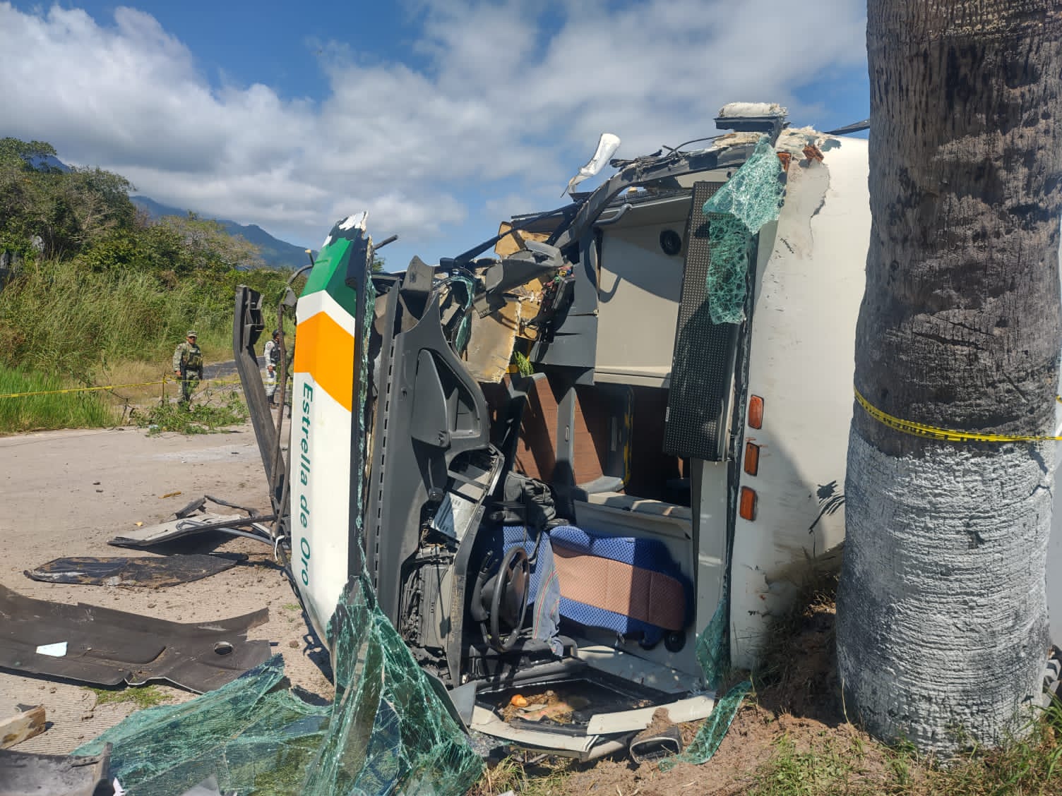 Trágica volcadura de Estrella de Oro en la Autopista