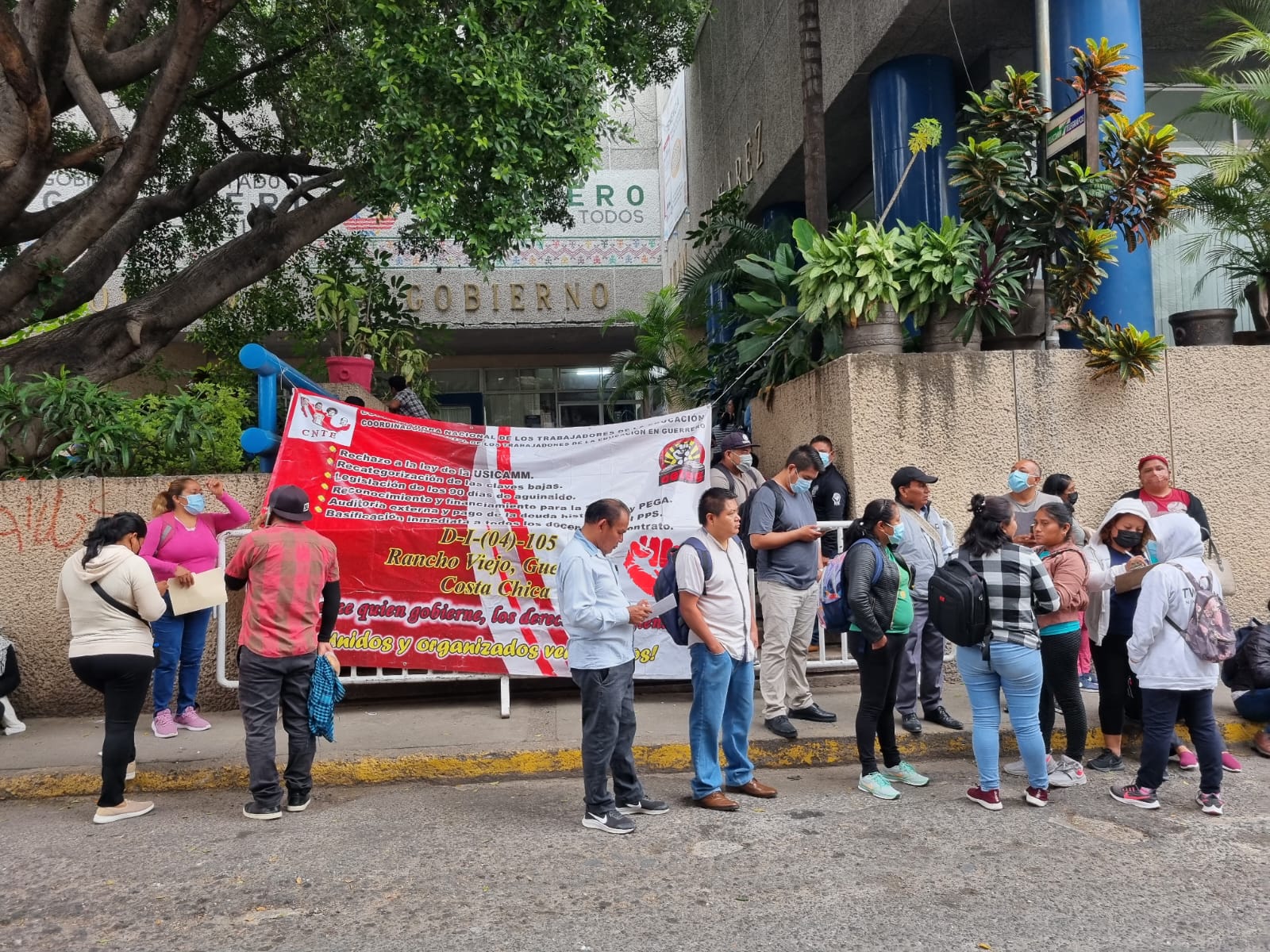 Bloquea Ceteg centro de Chilpancingo por «jornada de lucha»