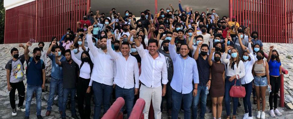 Se afilian decenas de jóvenes universitarios al PRI en Guerrero